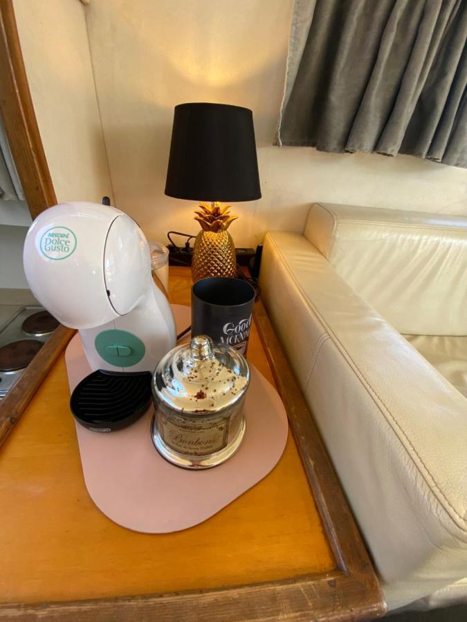 Hotel - Divali - Duerme En Un Confortable Yate En Barcelona Sant Adria de Besos Exteriér fotografie